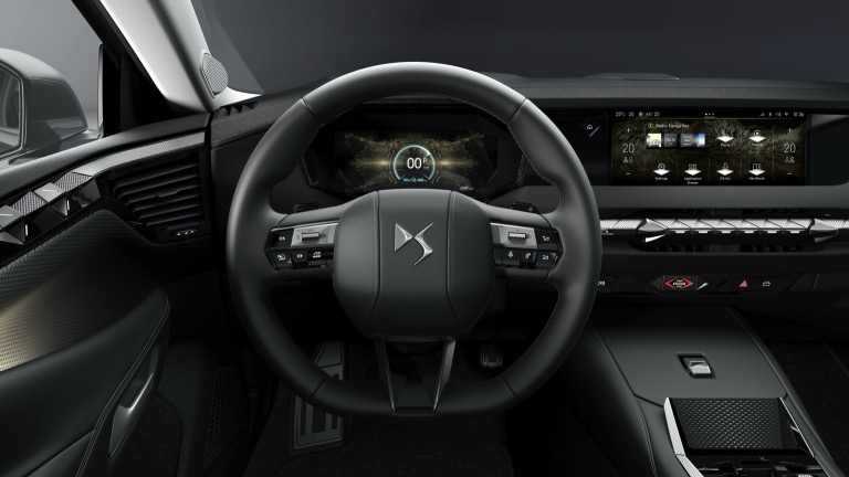 DS Automobiles N°4 E-Tense