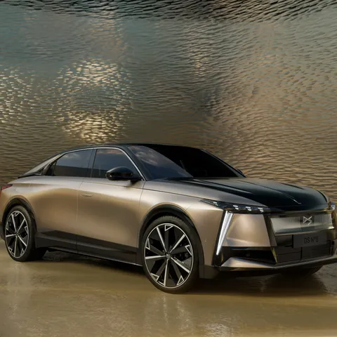 Elettronauti - DS 8 e-tense