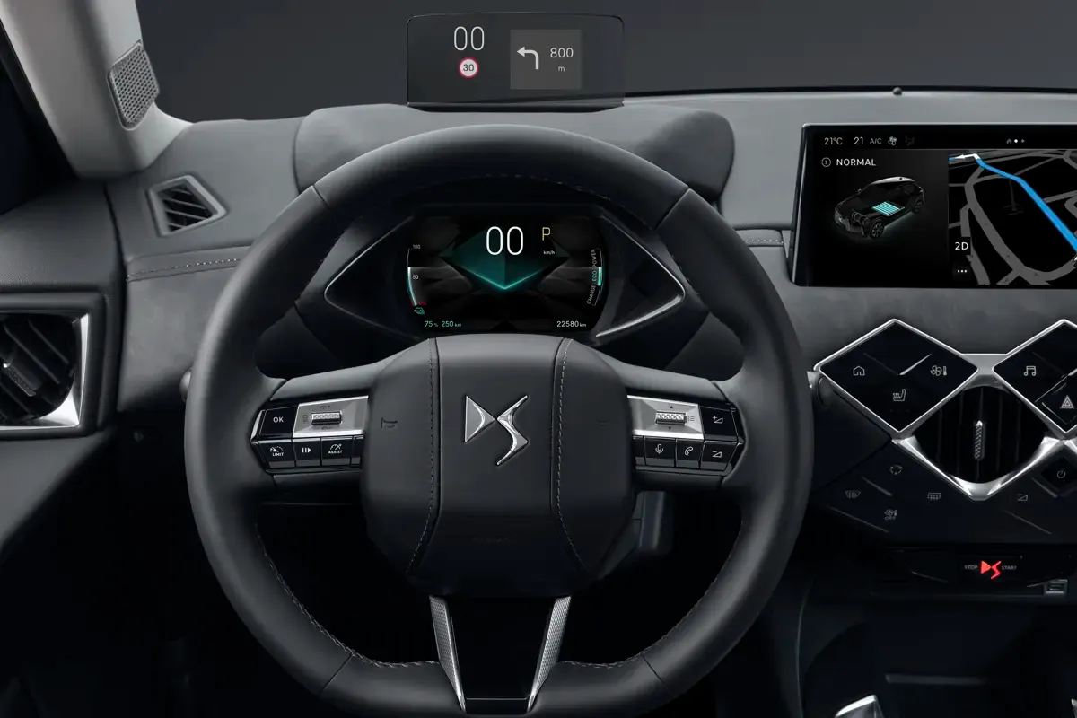 Elettronauti - DS 3 E-Tense - Infotainment - Vista della plancia