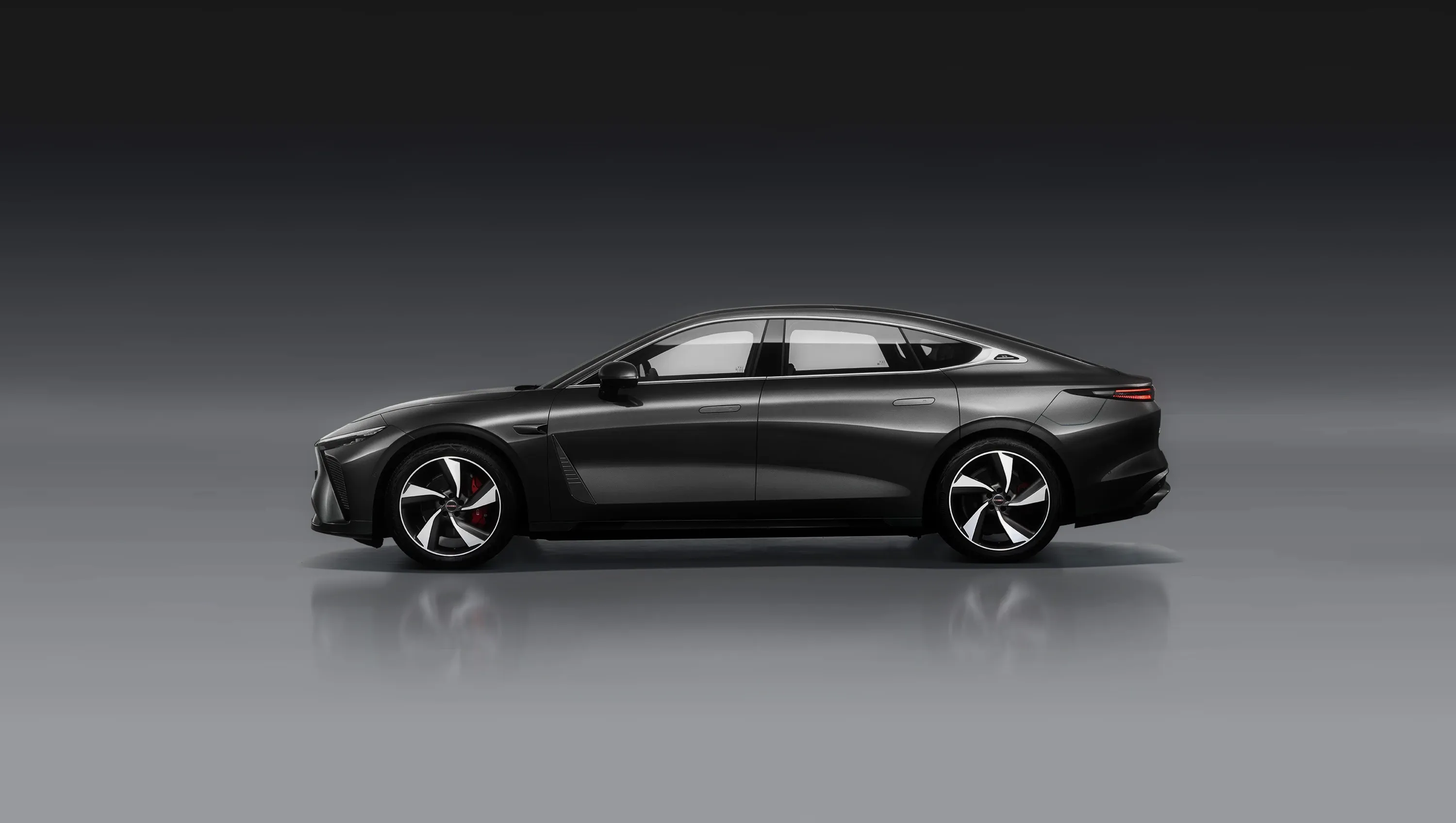 Exlantix ES 100kWh AWD