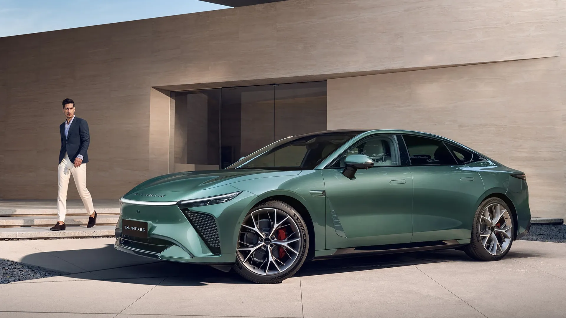 Exlantix ES 100kWh AWD
