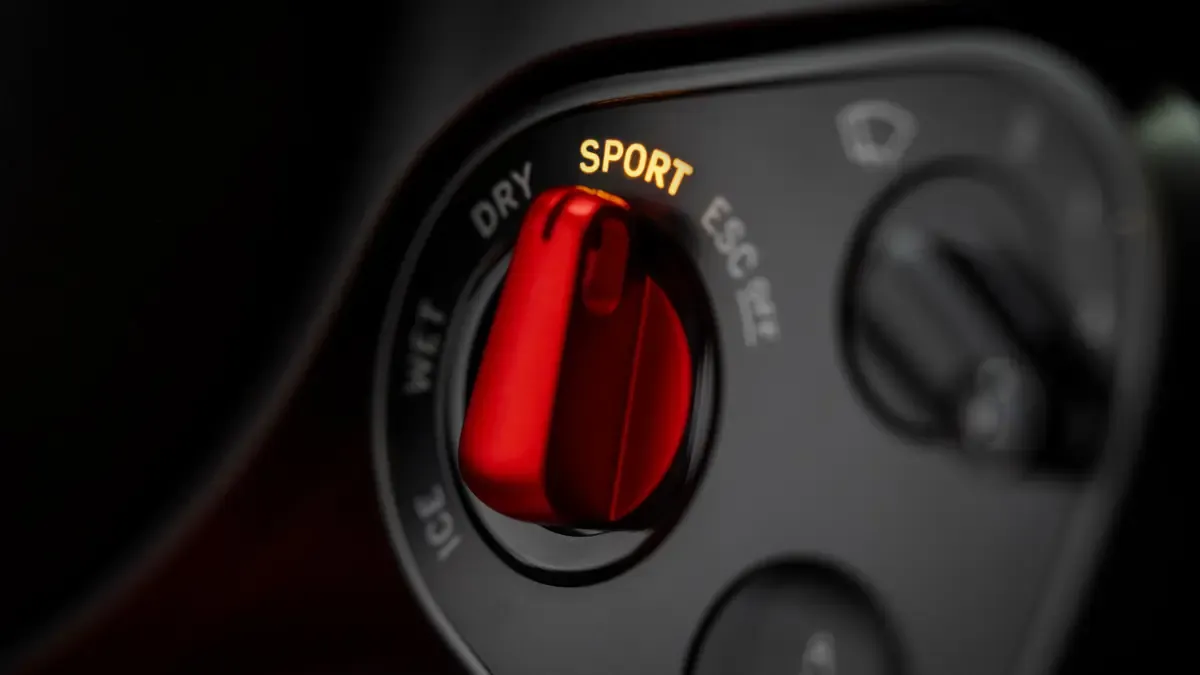Elettronauti - Ferrari Luce - Dark Grey - Esterno - Vista anteriore a tre quarti