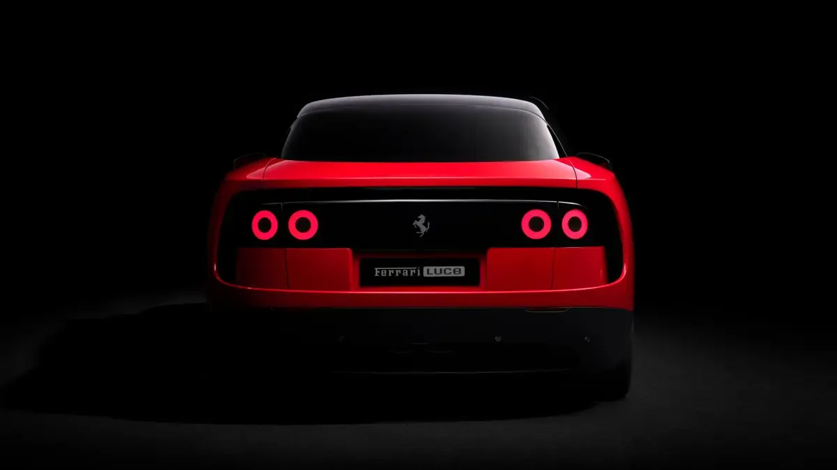 Elettronauti - Ferrari Luce - Grigio - Esterno - Vista anteriore a tre quarti