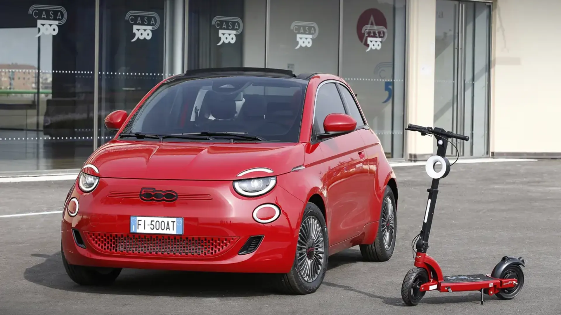 Elettronauti - Fiat 500e 24 kWh - Bianco - Esterno - Vista anteriore a tre quarti