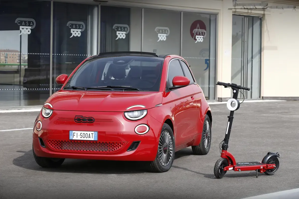 Elettronauti - Fiat 500e 24 kWh - Bianco - Esterno - Vista anteriore a tre quarti