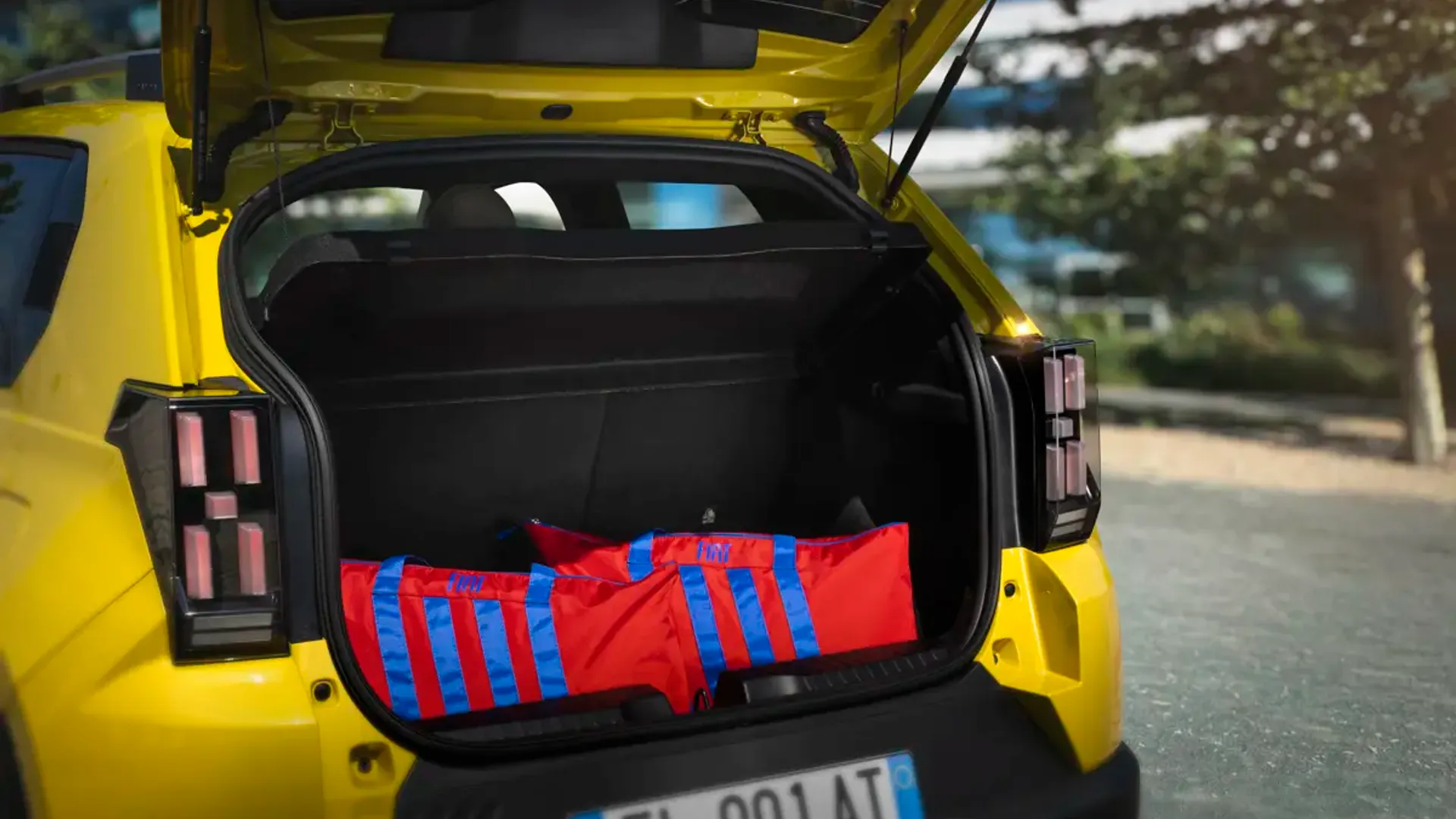 Elettronauti - Fiat Grande Panda - Giallo - Vano di carico - Bagagliaio