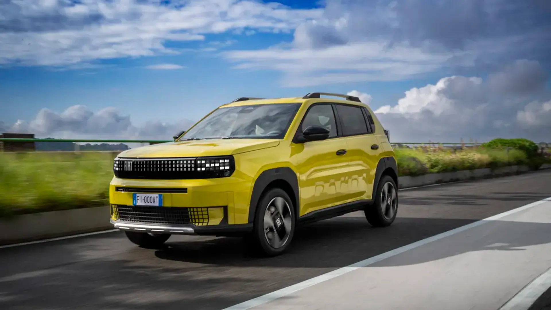 Elettronauti - Fiat Grande Panda - Giallo - Esterno - Vista anteriore a tre quarti
