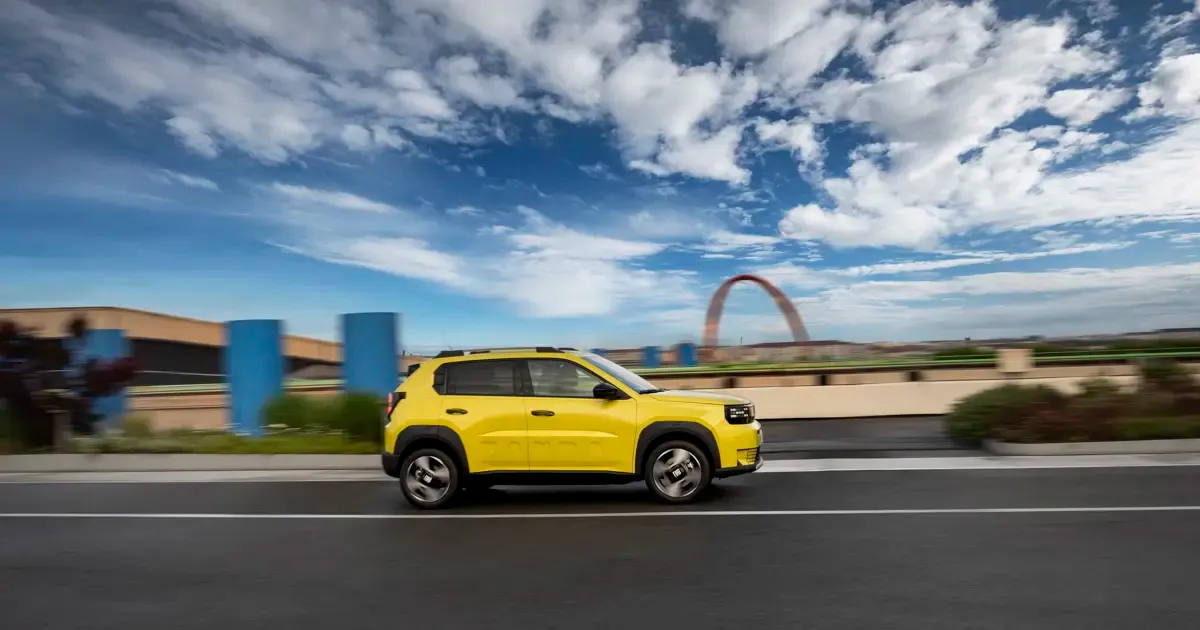 Elettronauti - Fiat Grande Panda - Giallo - Esterno - Vista anteriore a tre quarti