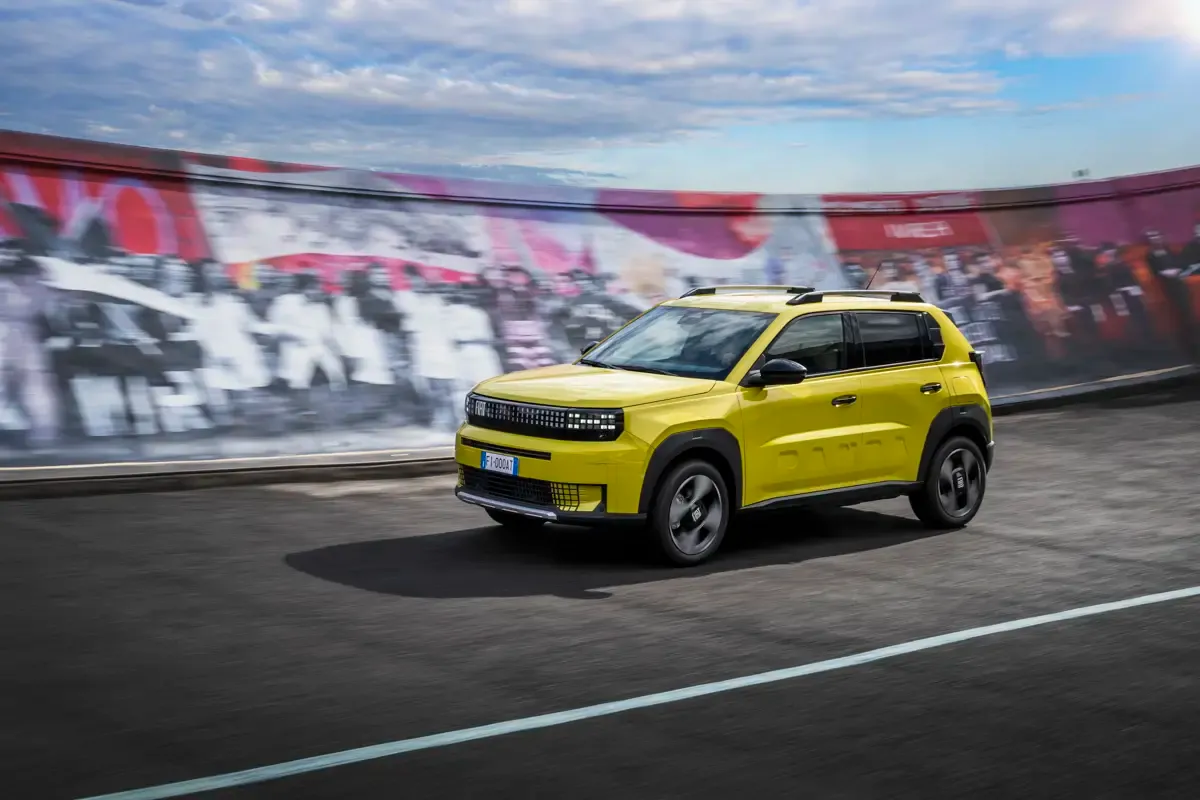 Elettronauti - Fiat Grande Panda - Giallo - Esterno - Vista anteriore a tre quarti