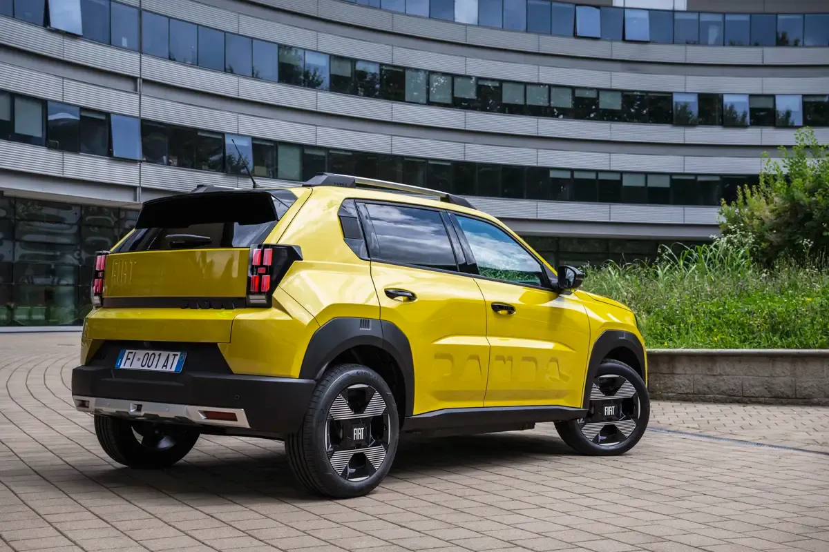 Elettronauti - Fiat Grande Panda - Giallo - Esterno - Vista anteriore a tre quarti