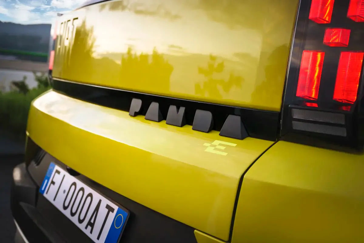 Elettronauti - Fiat Grande Panda - Giallo - Esterno - Vista anteriore a tre quarti