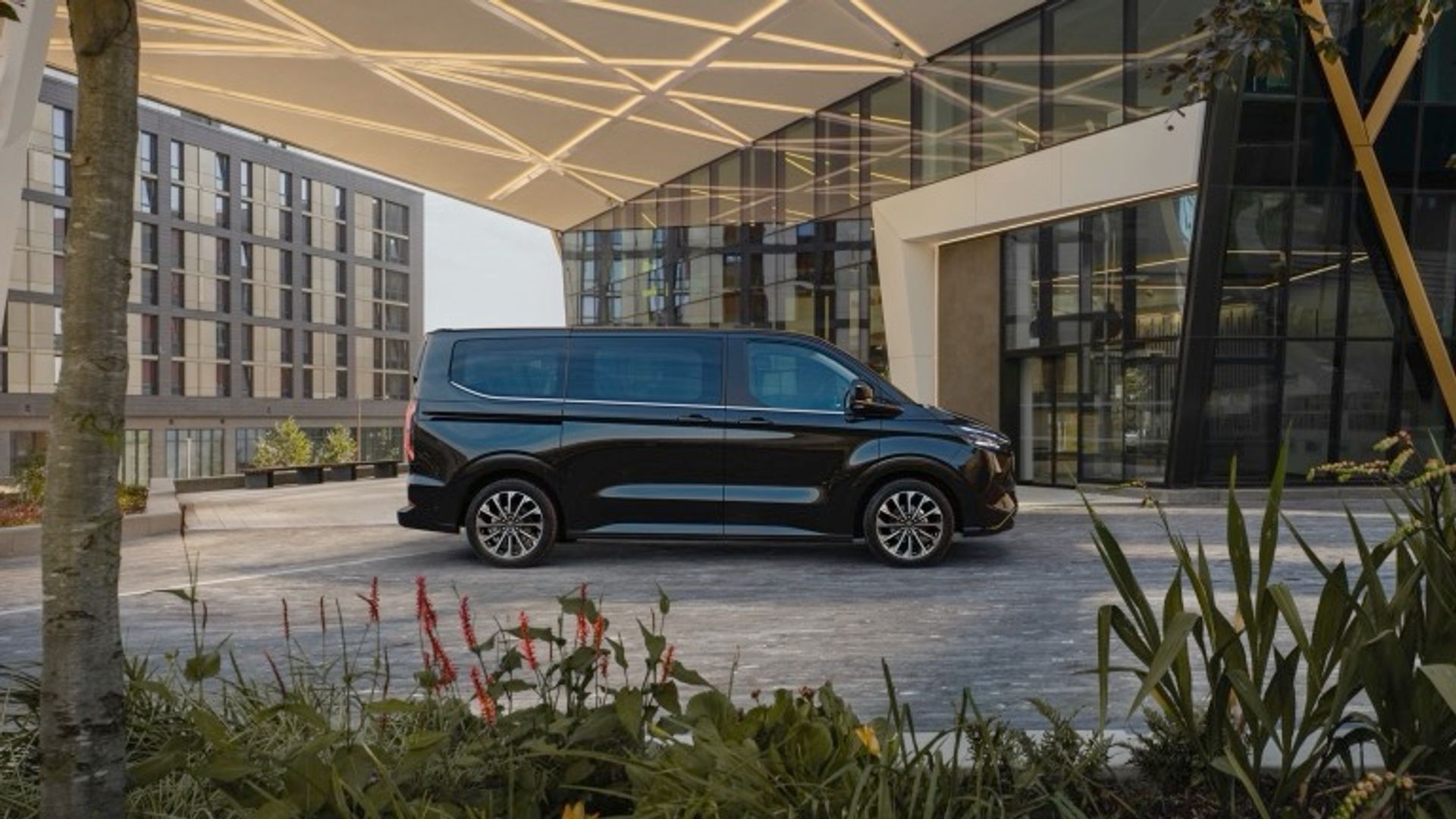Ford e-Tourneo Custom L1 160 kW