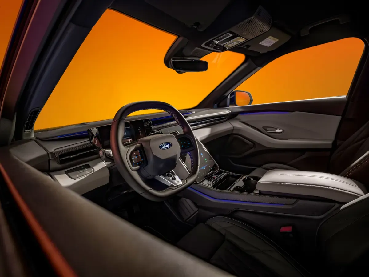 Elettronauti - Ford Capri Standard Range RWD - Plancia - Vista della plancia