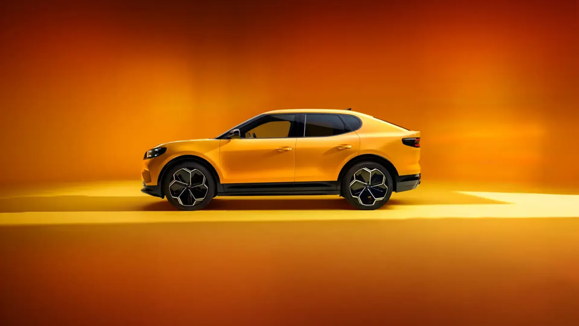 Elettronauti - Ford Capri Standard Range RWD - Giallo - Esterno - Vista anteriore a tre quarti