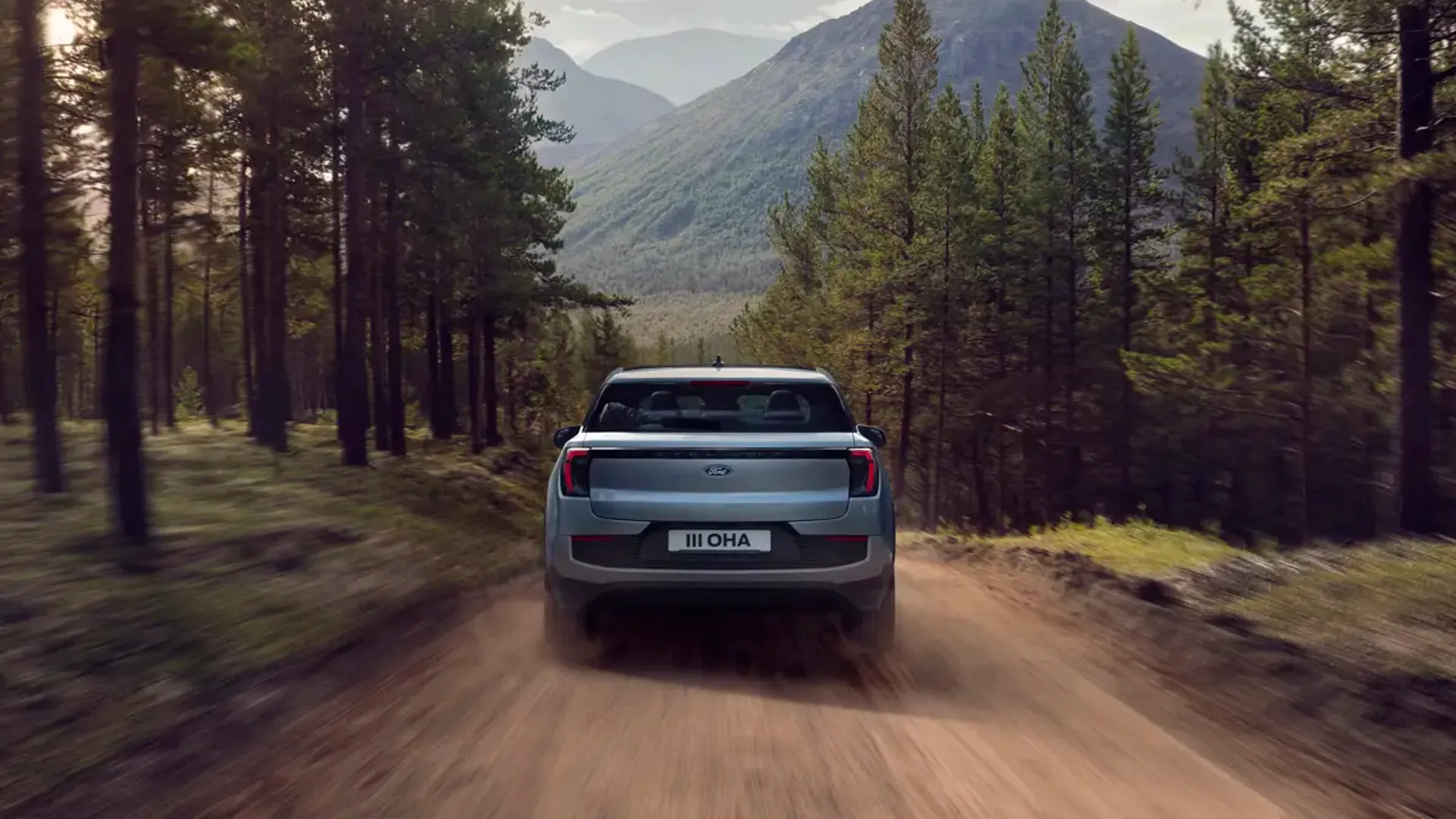 Elettronauti - Ford Explorer Extended Range AWD - Blu - Esterno - Vista anteriore a tre quarti