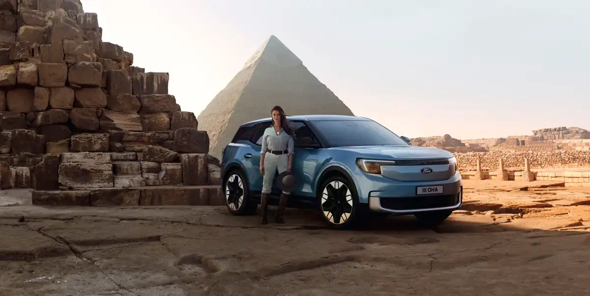 Elettronauti - Ford Explorer Standard Range RWD - Blu - Esterno - Vista anteriore a tre quarti