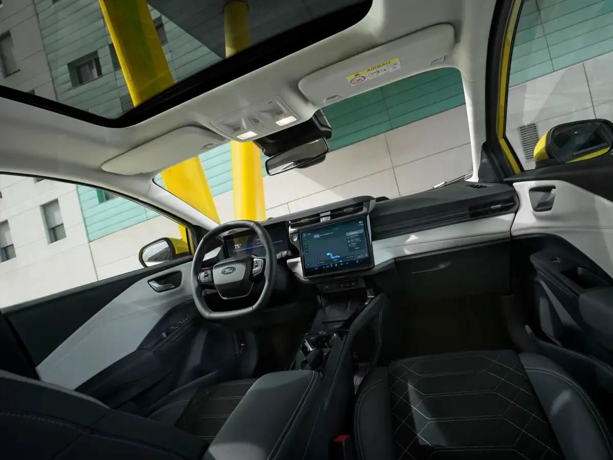 Elettronauti - Ford Puma Gen-E - Plancia - Vista della plancia