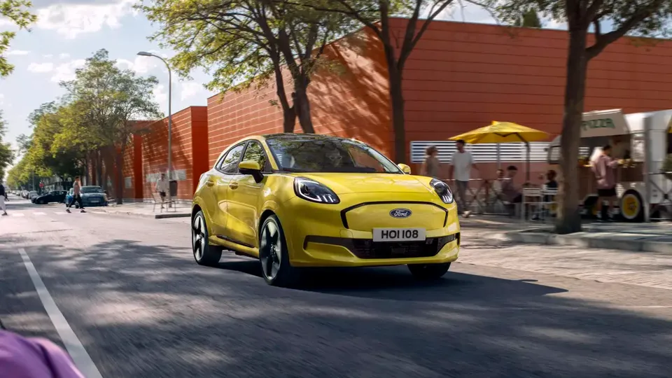 Elettronauti - Ford Puma Gen-E - Grigio - Esterno - Vista anteriore a tre quarti