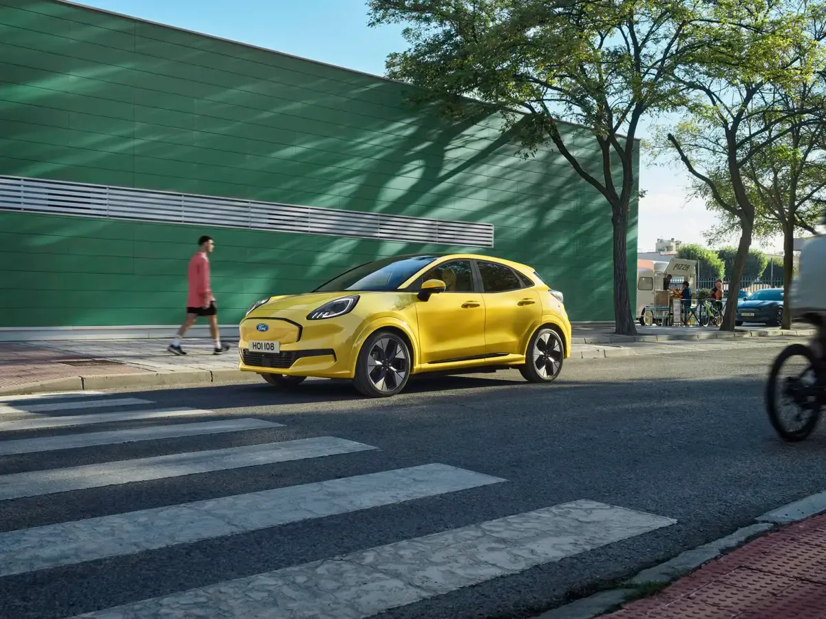 Elettronauti - Ford Puma Gen-E - Giallo - Esterno - Vista anteriore a tre quarti