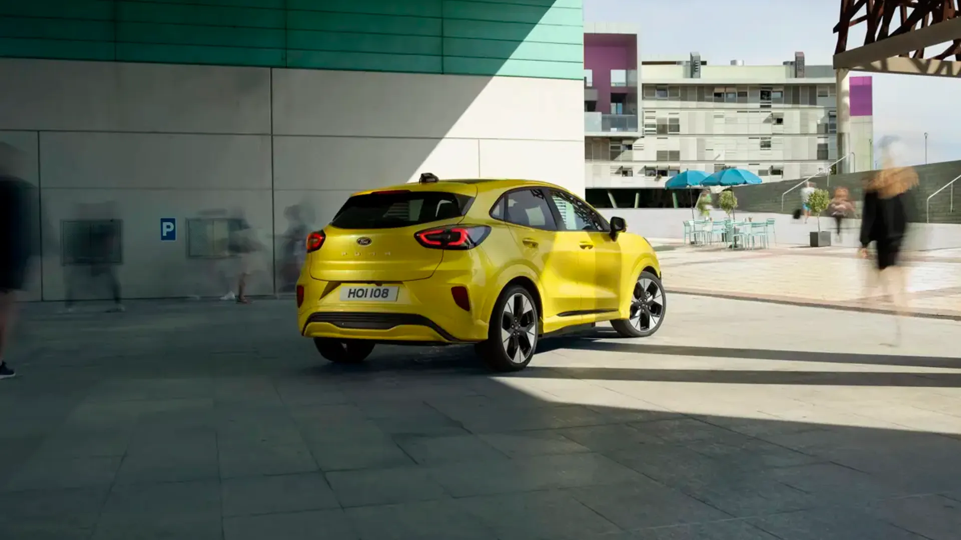 Elettronauti - Ford Puma Gen-E - Yellowish-Green - Esterno - Vista anteriore a tre quarti