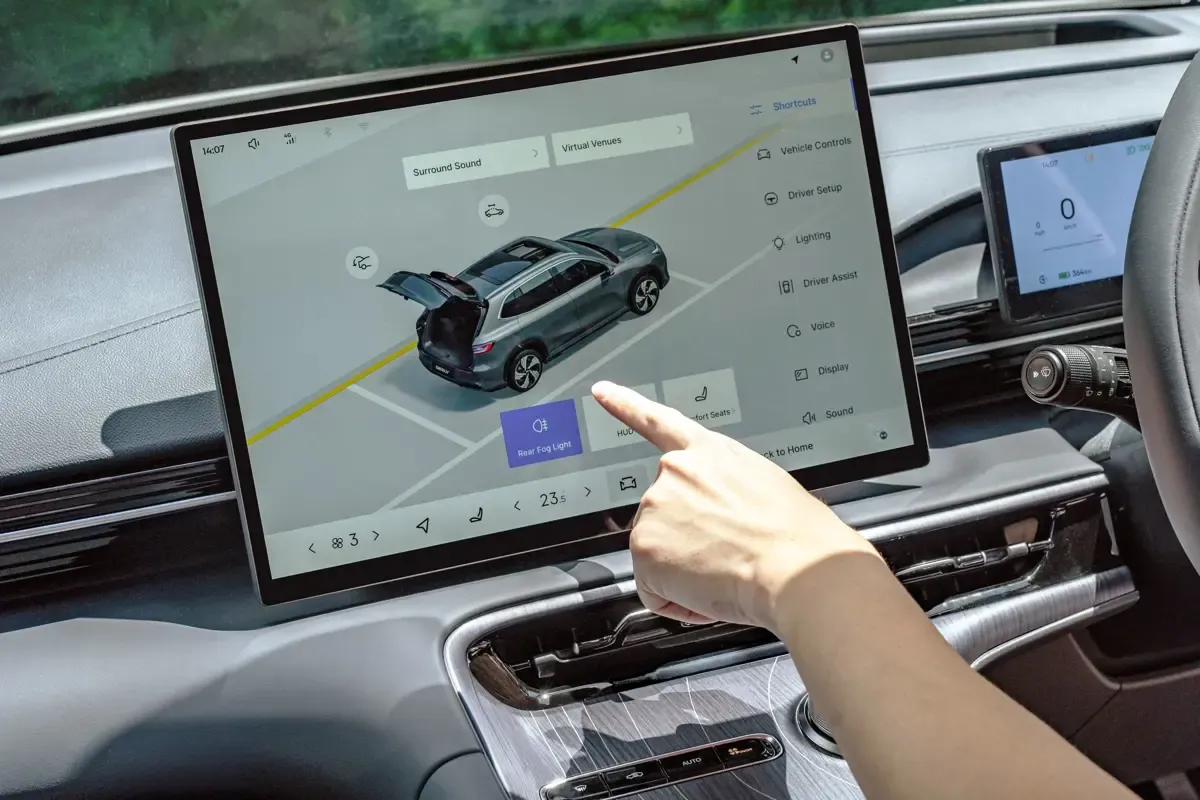 Elettronauti - Geely EX5 60.2kWh - Infotainment - Vista della plancia
