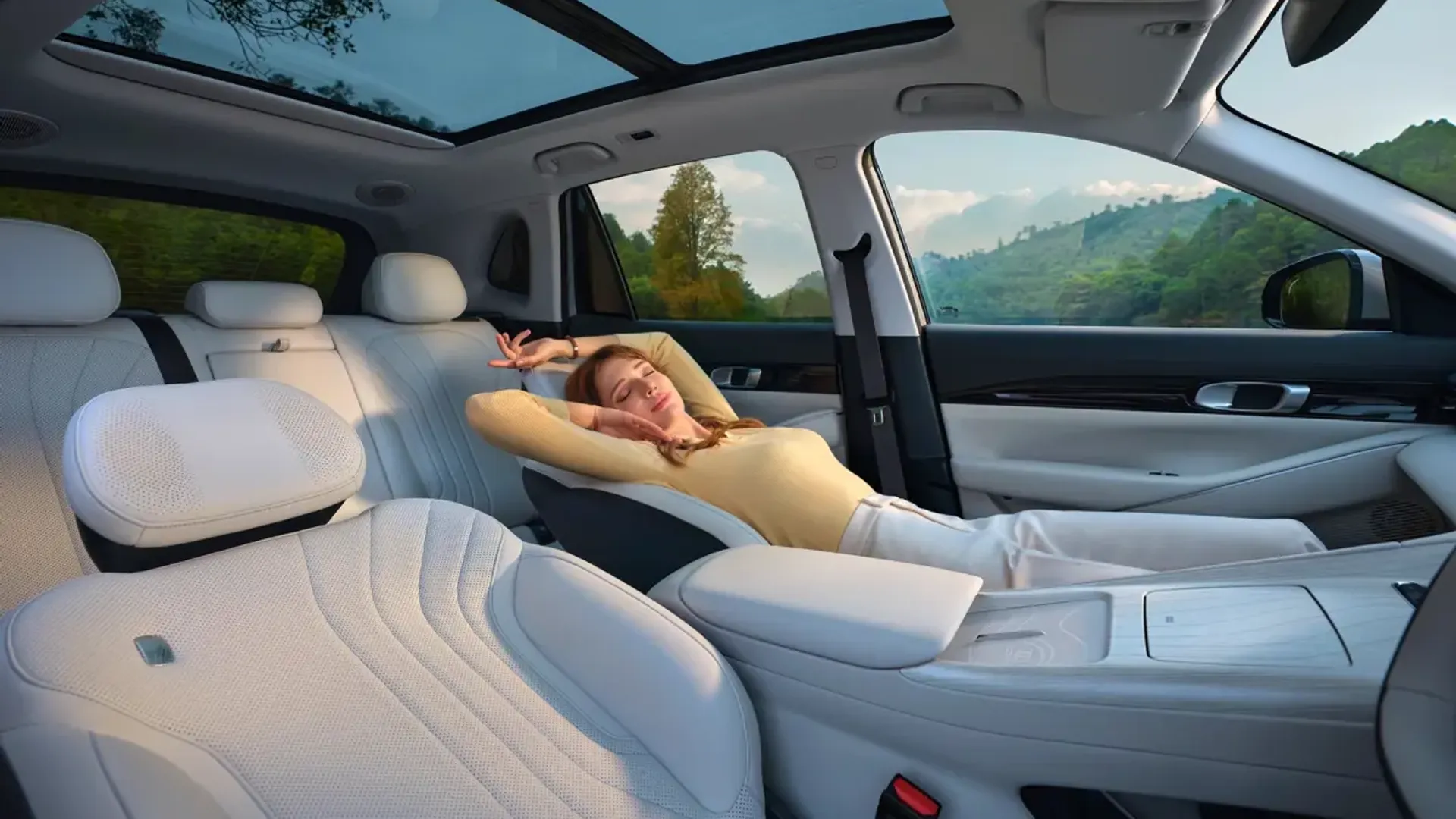 Elettronauti - Geely EX5 60.2kWh - Bianco - Sedili - Sedili anteriori