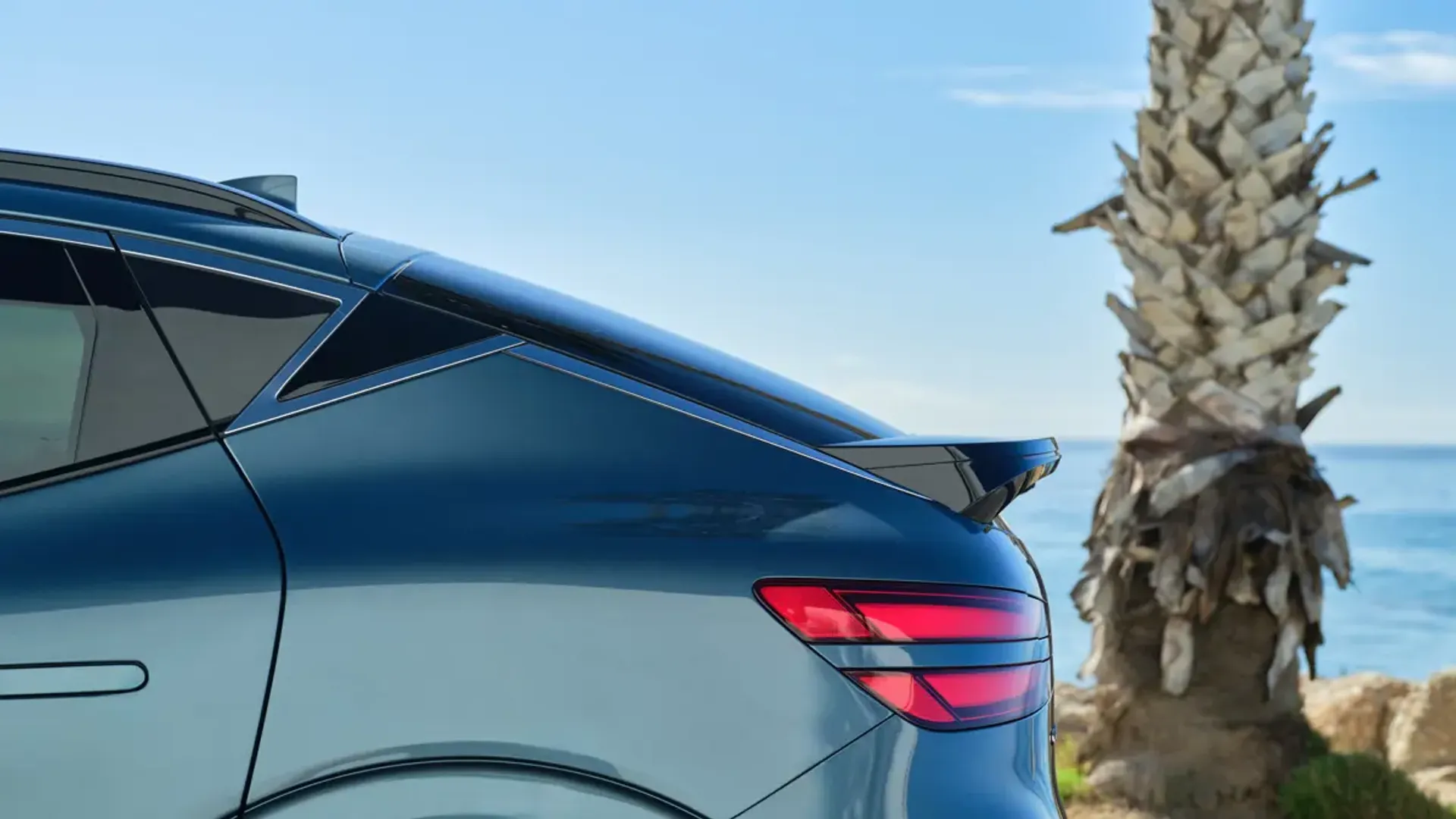Elettronauti - Genesis GV60 Pure - Grigio - Esterno - Vista anteriore a tre quarti