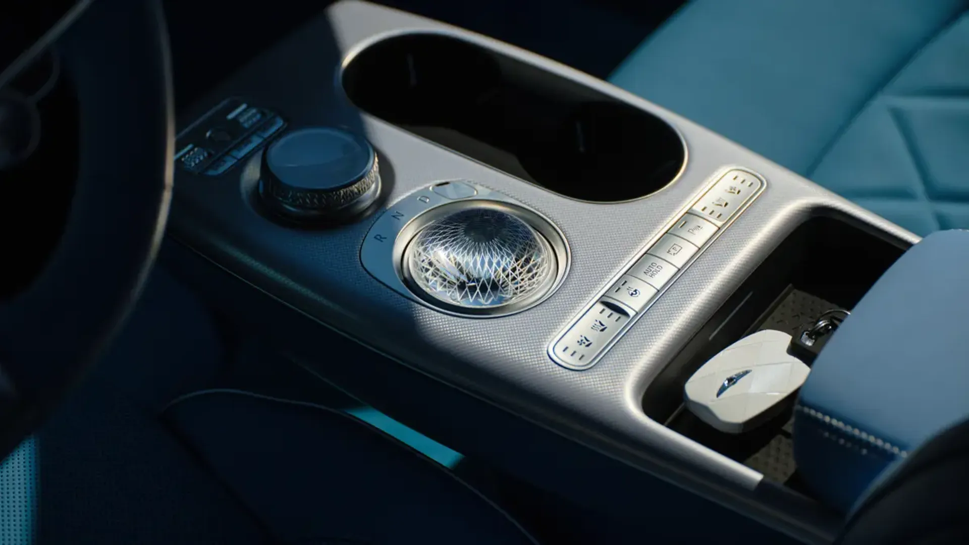 Elettronauti - Genesis GV60 Pure - Bianco - Cerchio