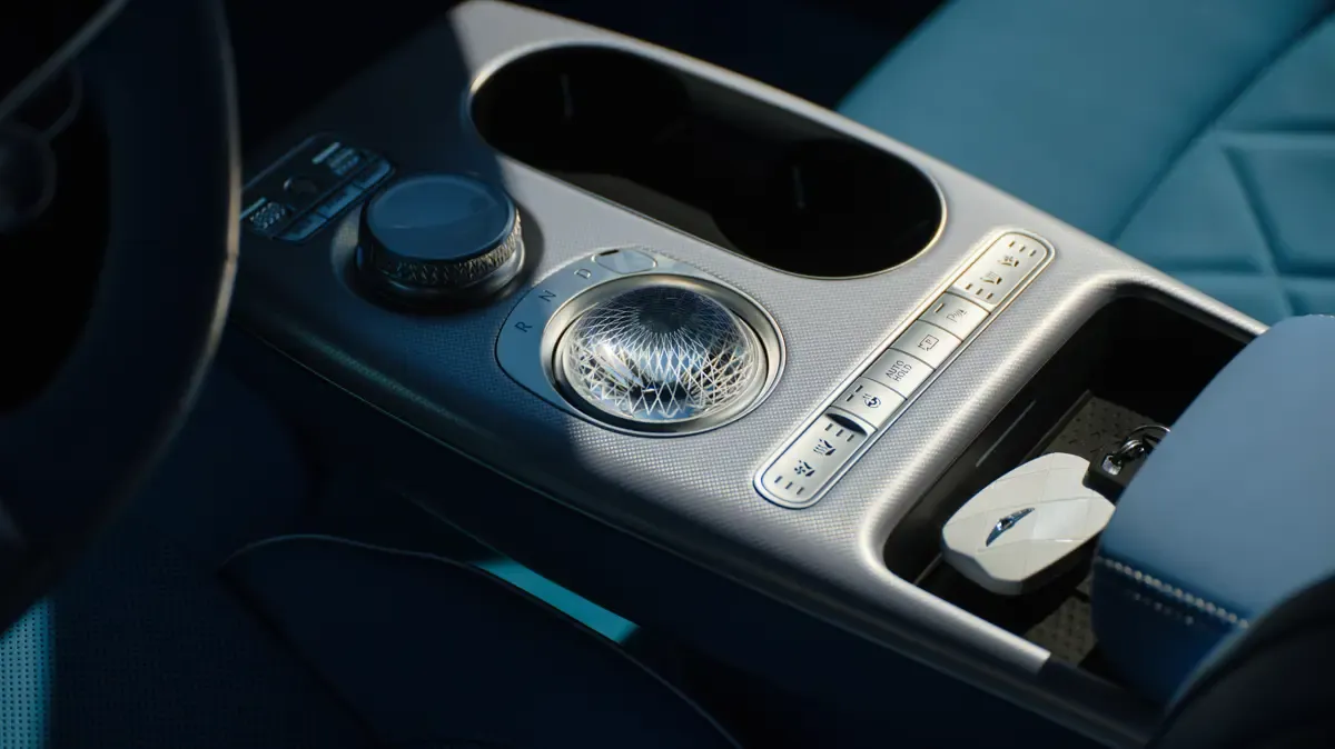 Elettronauti - Genesis GV60 Pure - Bianco - Cerchio