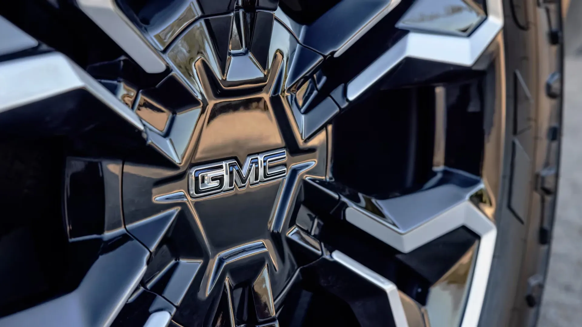 GMC Sierra EV Denali Edition 1