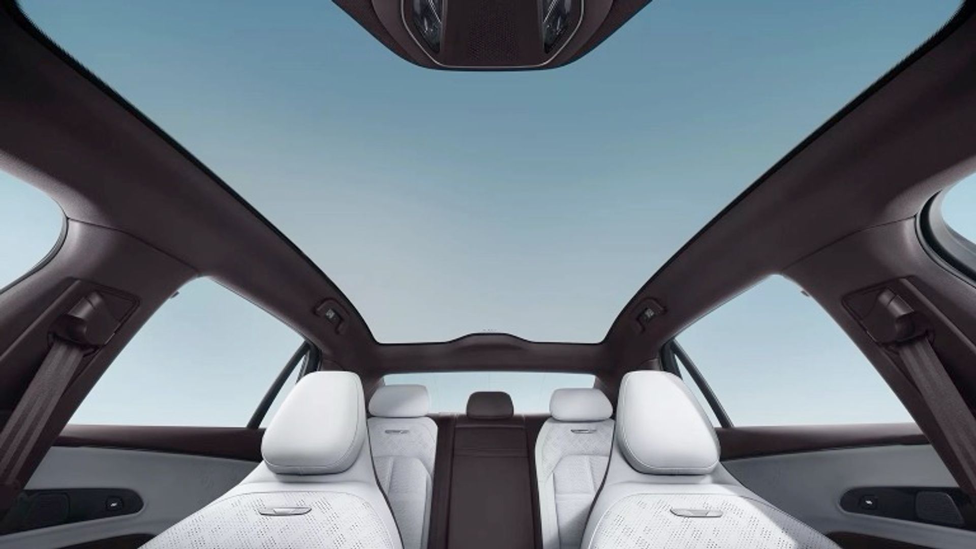 Hongqi EH7 111 kWh Long Range