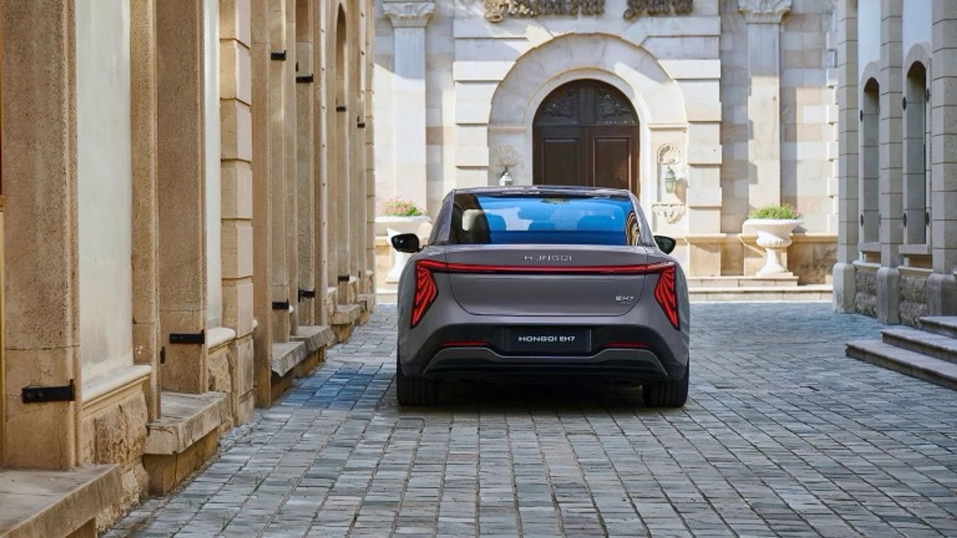 Hongqi EH7 111 kWh Long Range