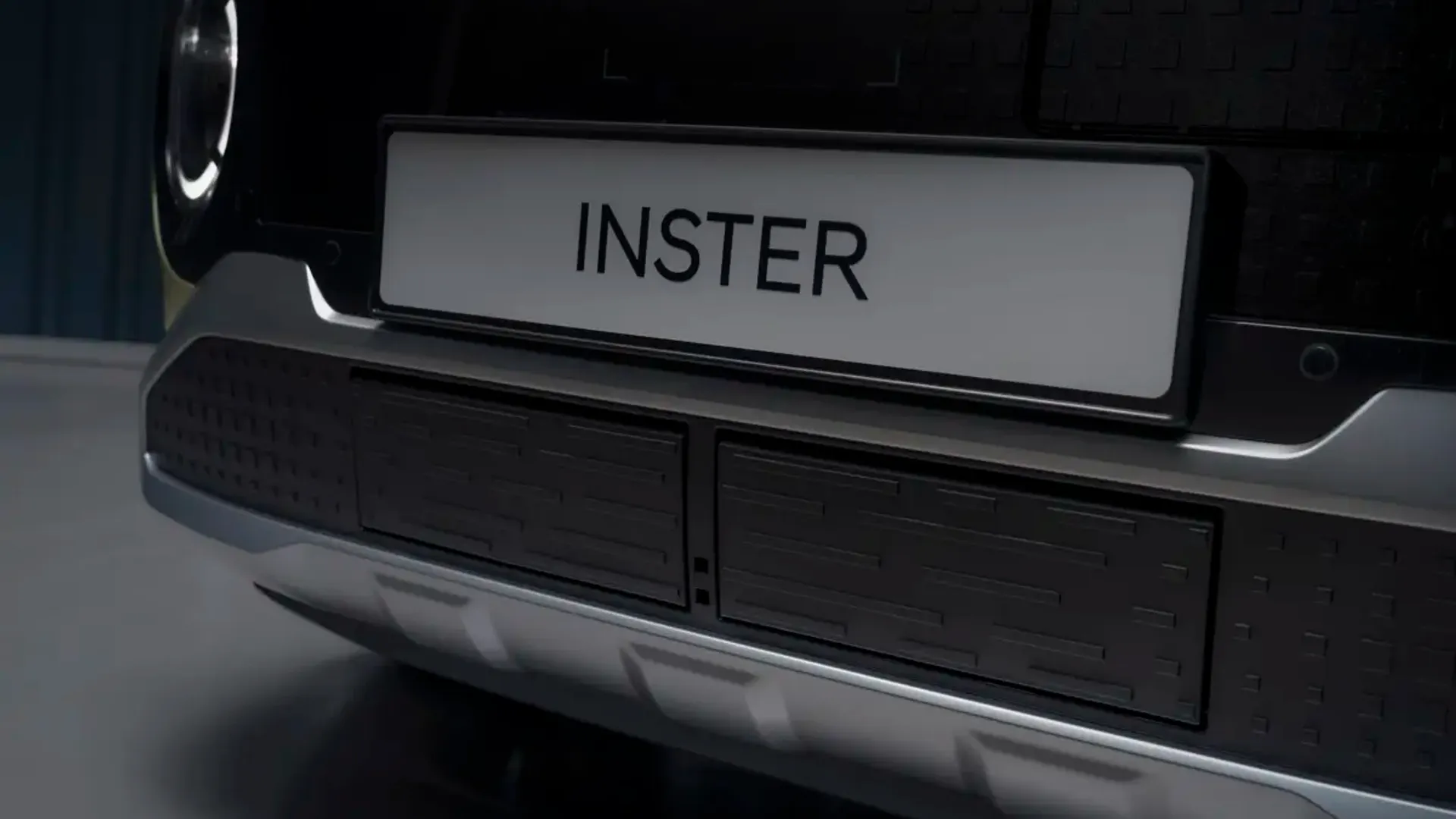Elettronauti - Hyundai Inster Standard Range - Beige - Esterno - Vista anteriore a tre quarti