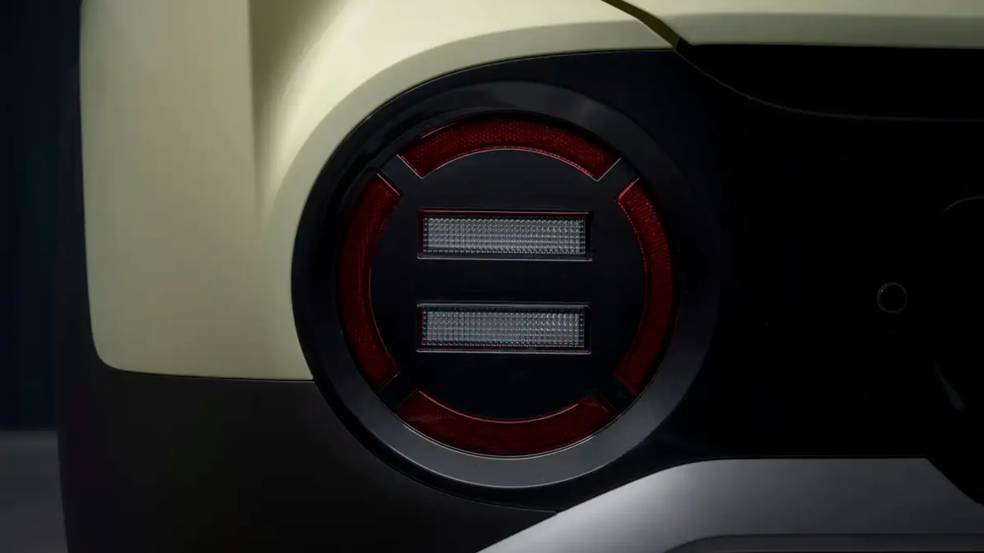 Elettronauti - Hyundai Inster Standard Range - Matte Grey - Esterno - Vista anteriore a tre quarti