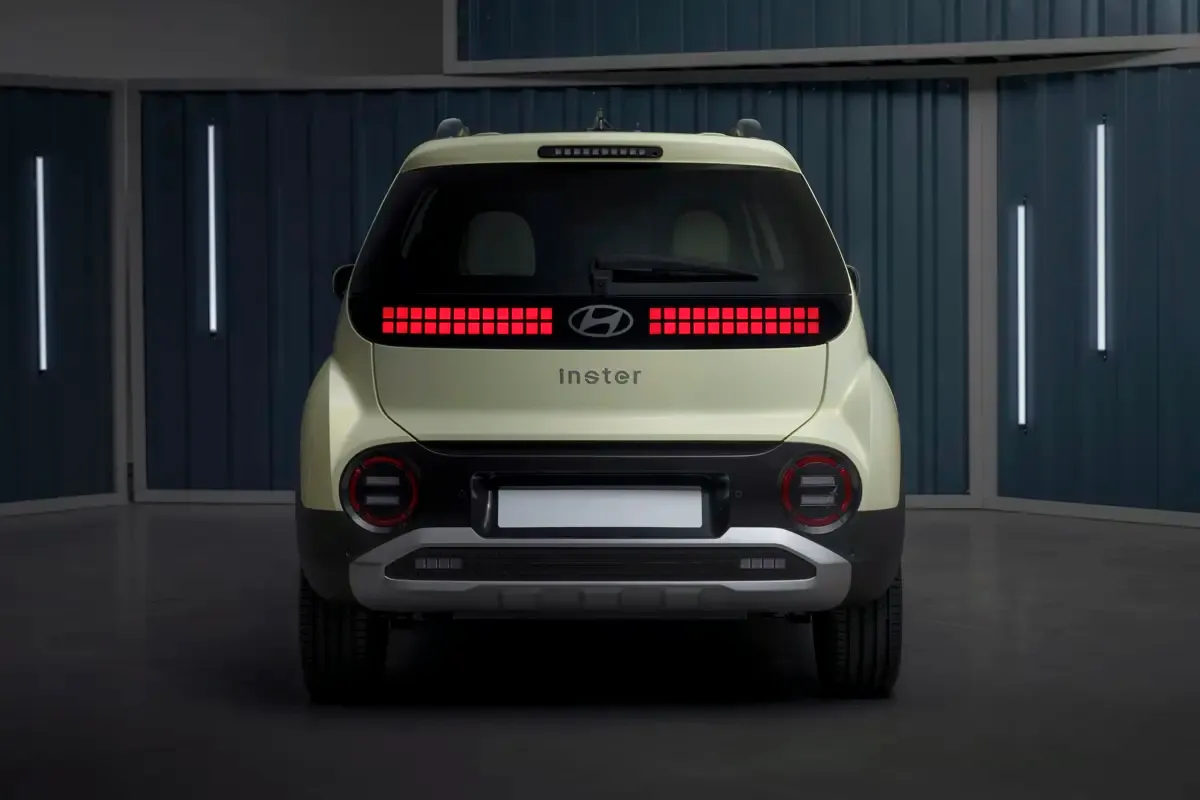 Elettronauti - Hyundai Inster Standard Range - Giallo - Esterno - Vista anteriore a tre quarti
