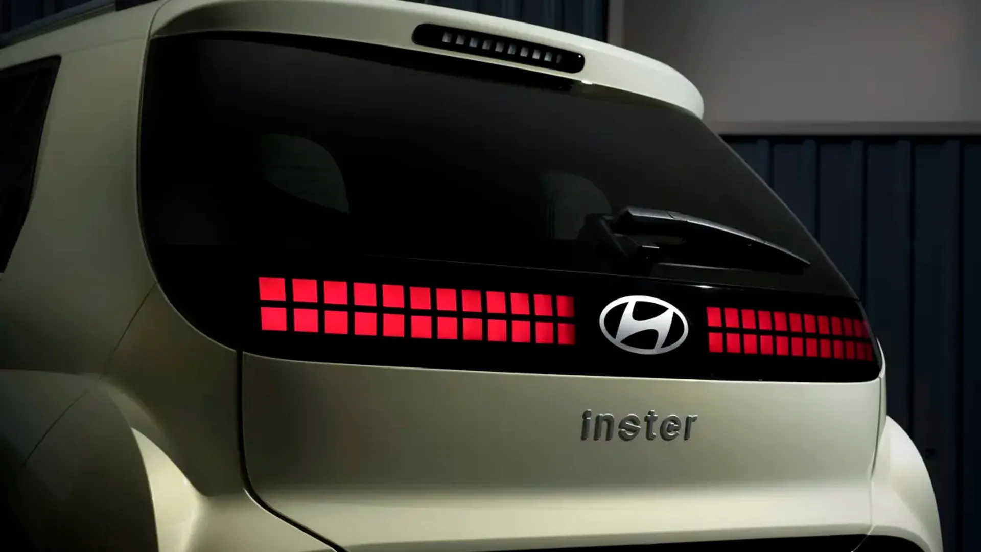 Elettronauti - Hyundai Inster Standard Range - Esterno - Vista posteriore