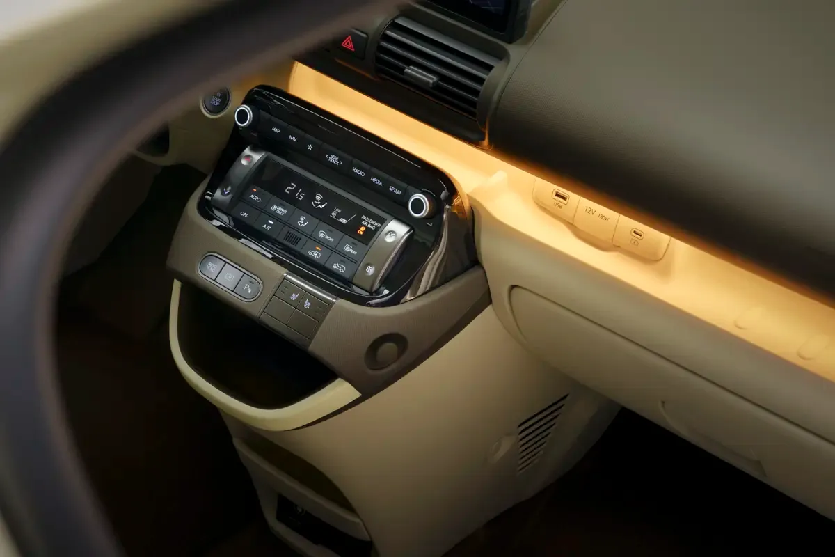 Elettronauti - Hyundai Inster Standard Range - Infotainment - Vista della plancia