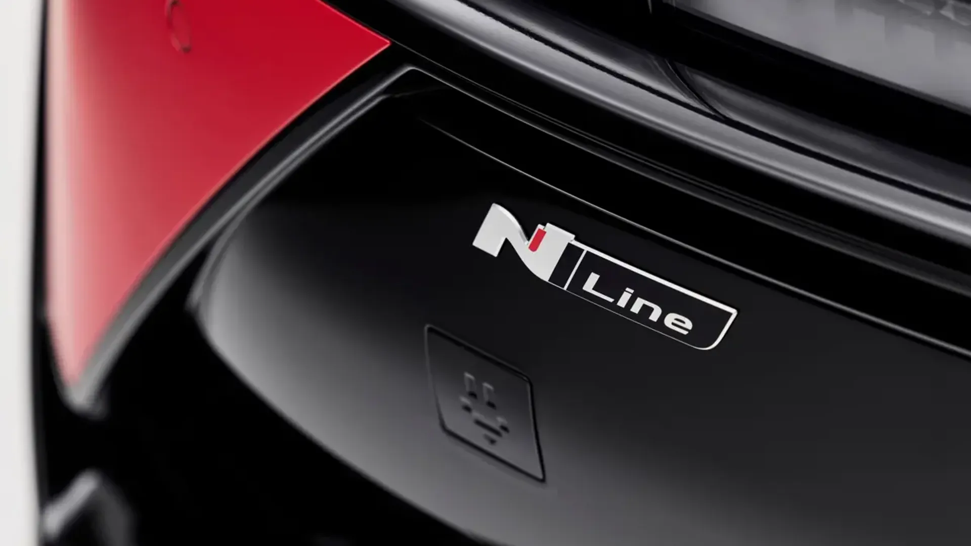 Elettronauti - Hyundai Ioniq 3 Standard Range - Bianco - Esterno - Vista anteriore a tre quarti