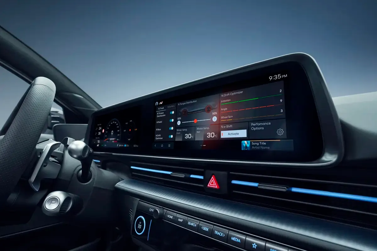 Elettronauti - Hyundai IONIQ 6 N - Blu - Esterno - Vista anteriore a tre quarti