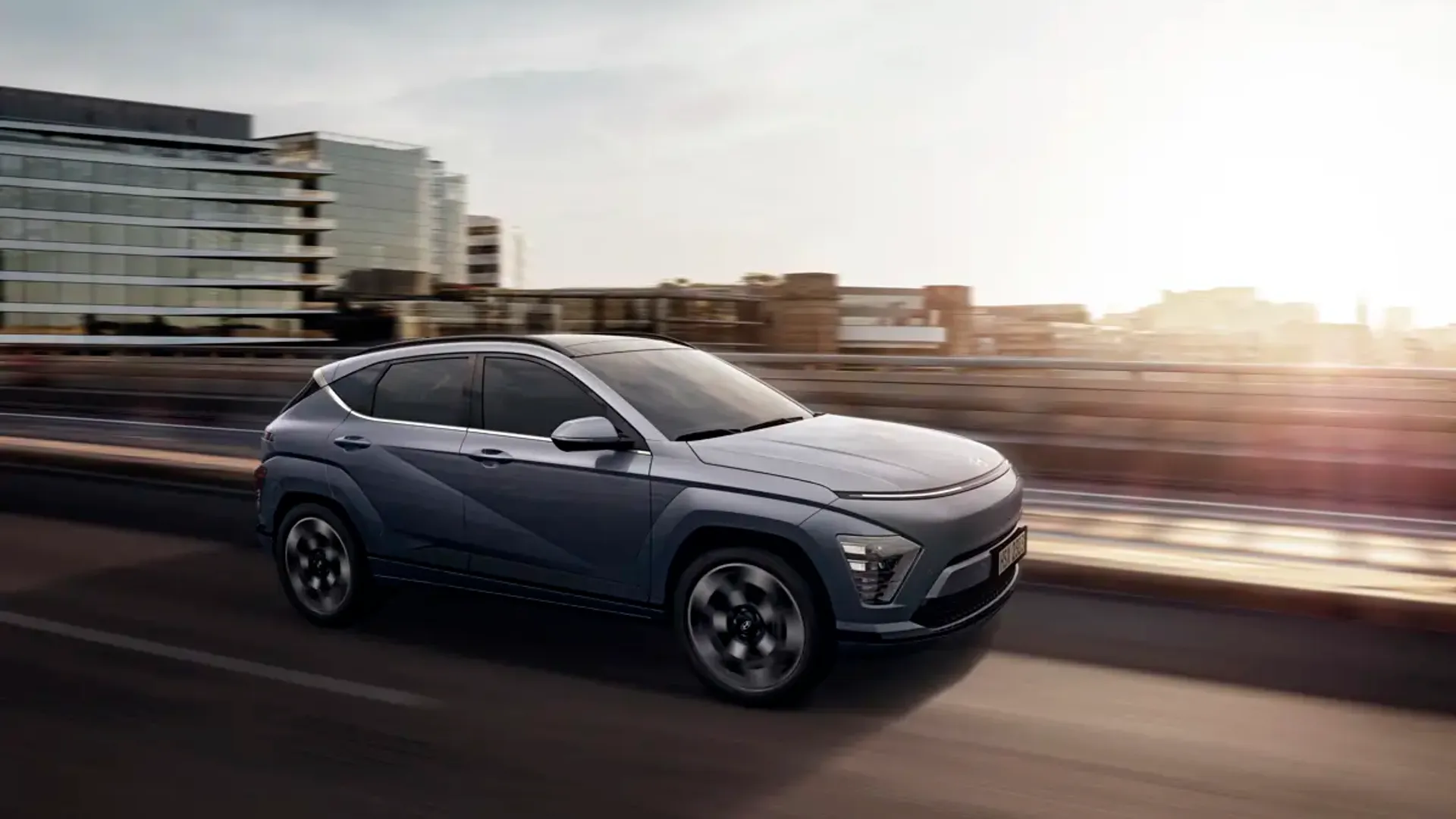 Elettronauti - Hyundai Kona Long Range - Bianco - Esterno - Vista anteriore a tre quarti