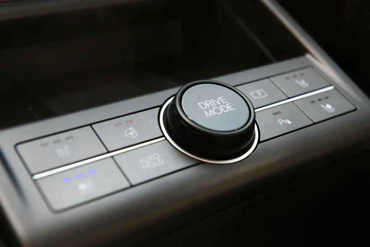 Elettronauti - Hyundai Kona Long Range - Interni - Vista della plancia