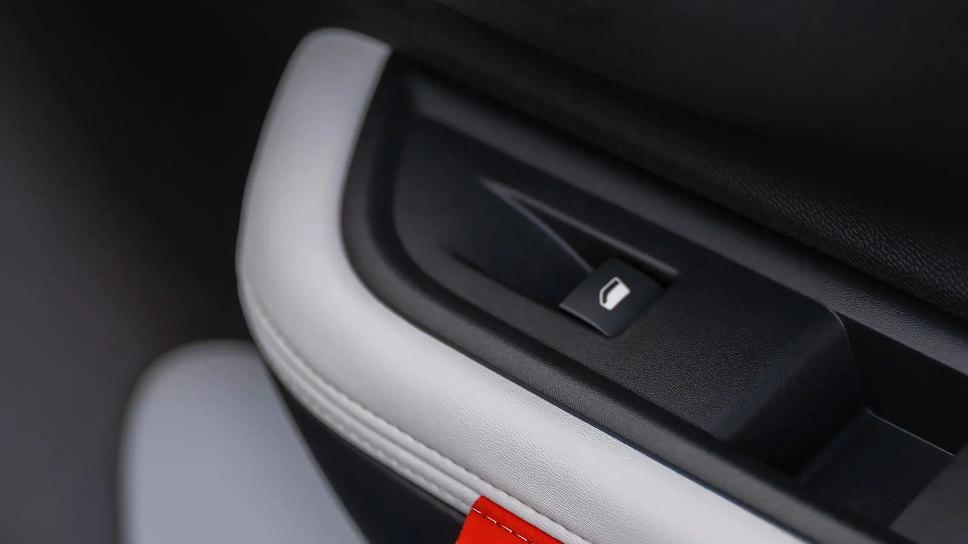 Elettronauti Citroen e-c3 poggia braccio