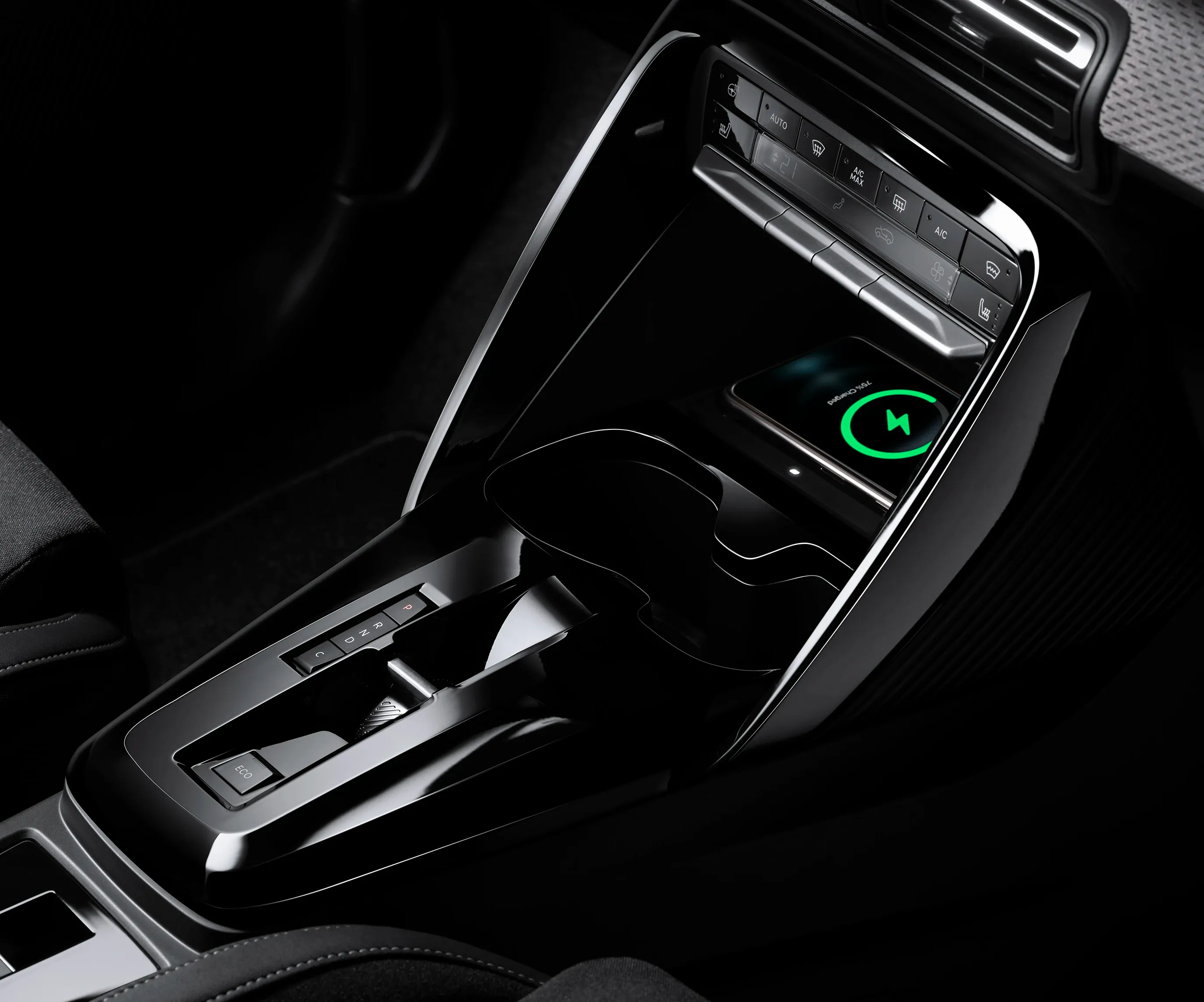 Elettronauti Citroen e-c3 ricarica wireless telefono