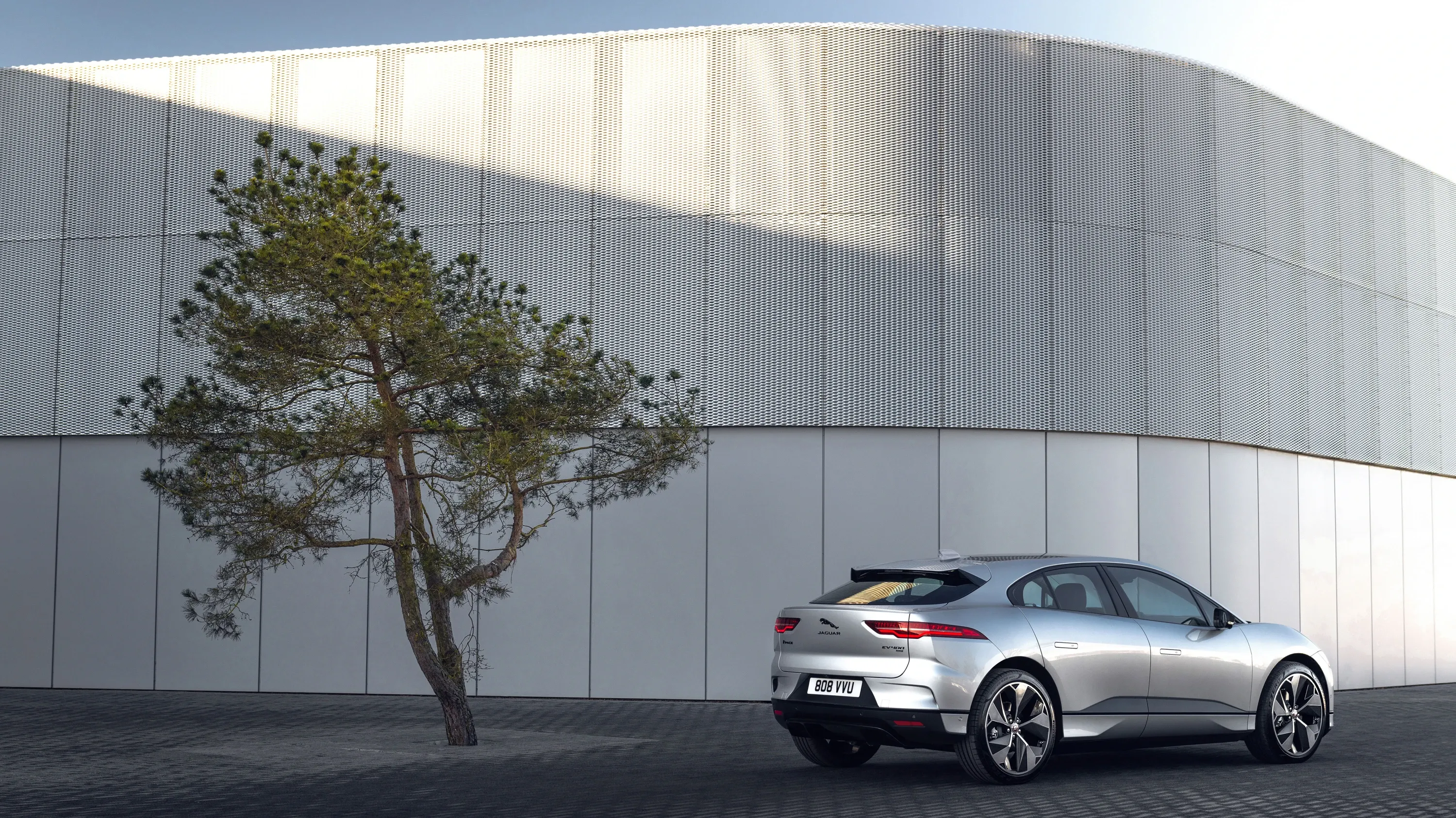 Jaguar I-Pace EV400