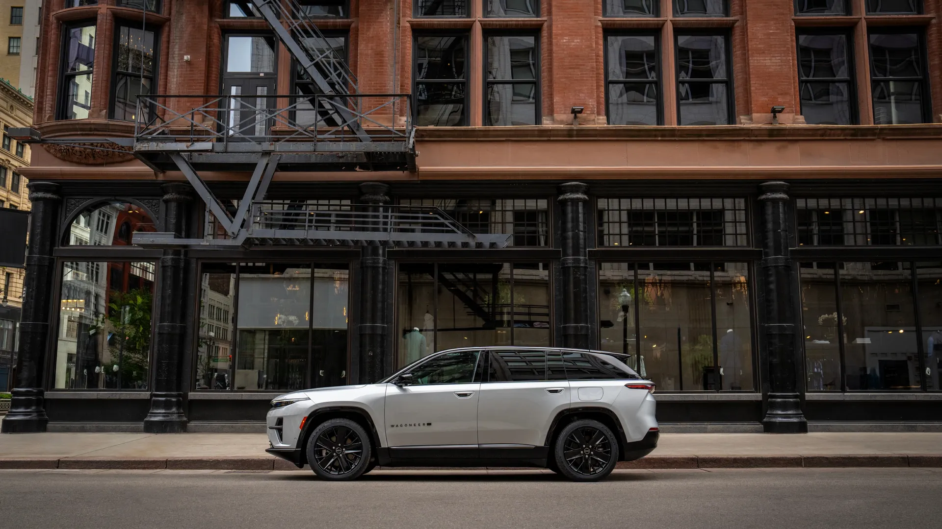 Jeep Wagoneer S