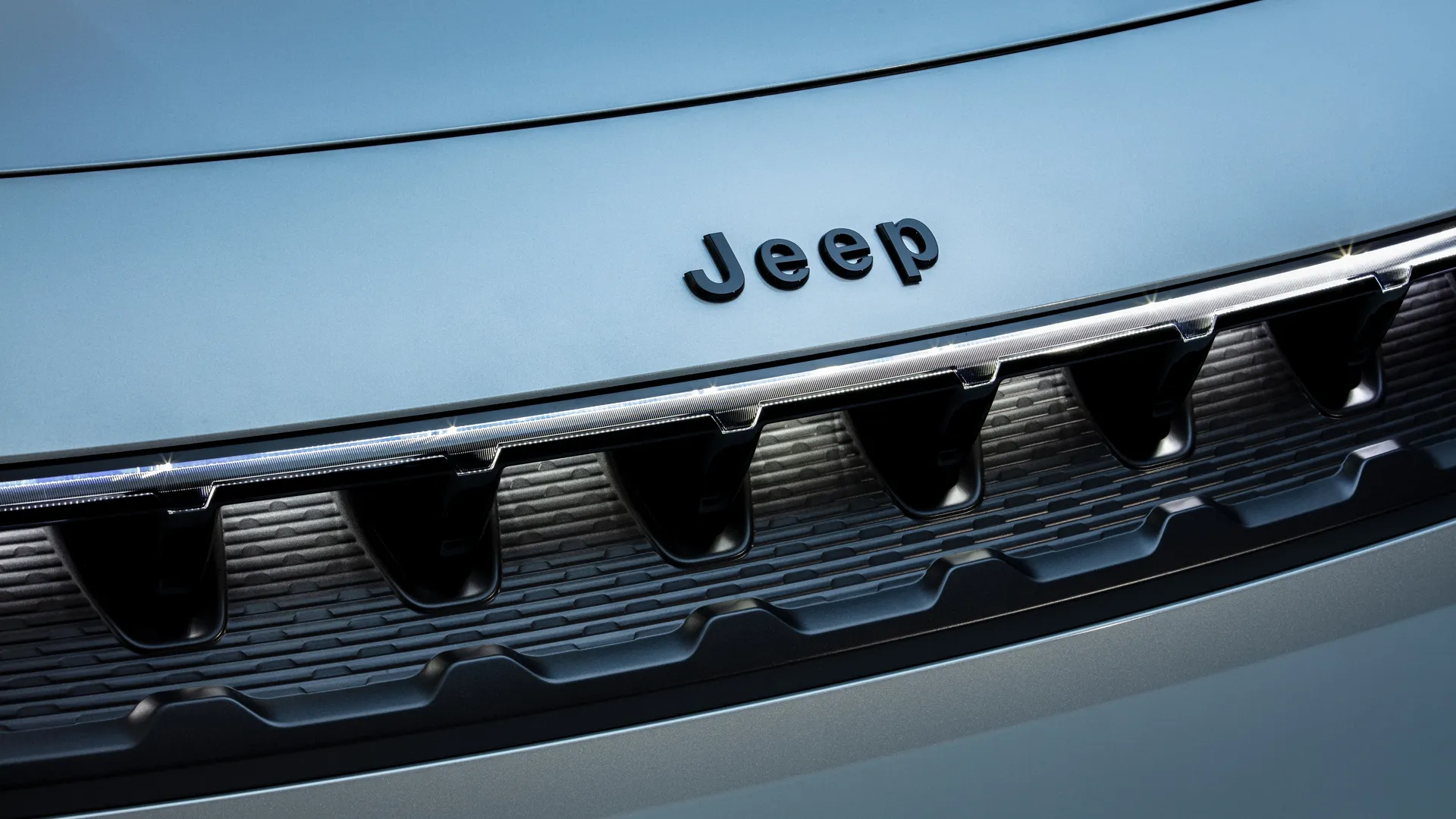 Jeep Wagoneer S