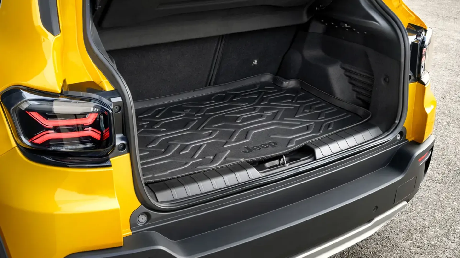 Elettronauti - Jeep Avenger Electric 50.8kWh - Vano di carico - Bagagliaio