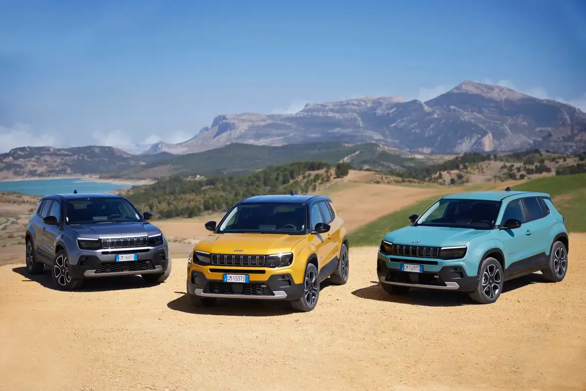 Elettronauti - Jeep Avenger Electric 50.8kWh - Giallo - Esterno - Vista anteriore a tre quarti