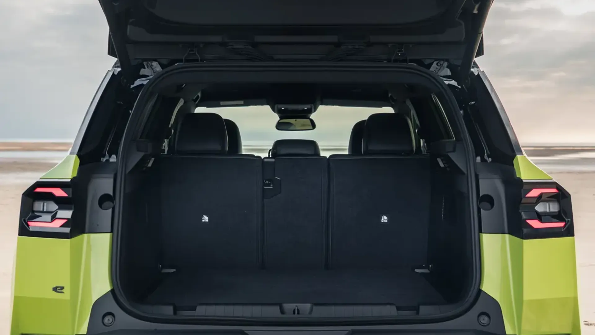 Elettronauti - Jeep Compass Electric 4xe - Grigio - Vano di carico - Bagagliaio