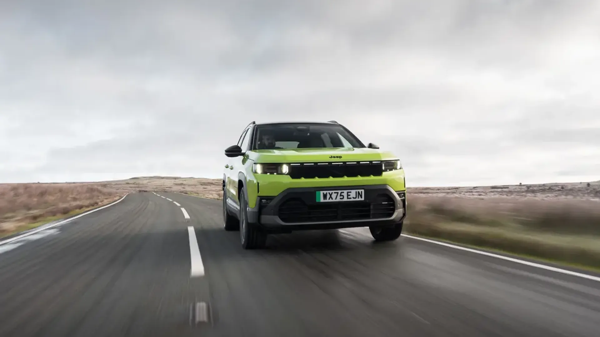 Elettronauti - Jeep Compass Electric 4xe - Dark Grey - Esterno - Vista anteriore a tre quarti